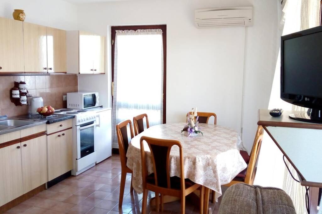 Apartment Zdenka Rasa Bagian luar foto